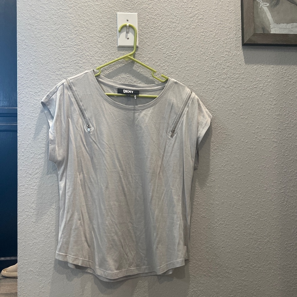 DKNY short sleeve
